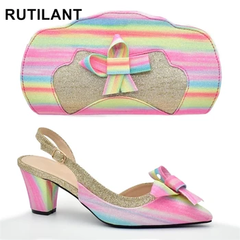 Новый модный комплект итальянской обуви и сумок в нигерийском стиле, украшенный радужной бабочкой, Женская обувь и сумочка радужного цвета Изображение