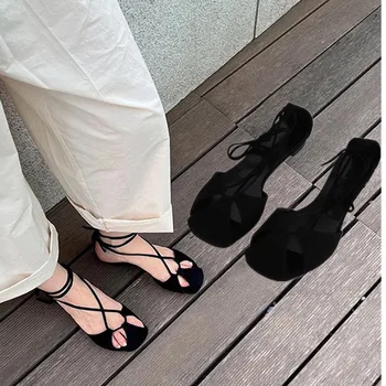 Увядший французский Модный блогер, Летние сандалии в стиле ретро с матовым кожаным ремешком, женские римские сандалии на плоской подошве, полая форма Мула Изображение