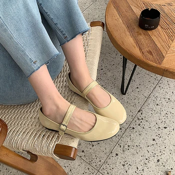 Женская мода 2023 года, чистый цвет, удобные женские тонкие туфли в стиле ретро с мелким квадратным носком, кожаные туфли-лодочки Mary Jane на низком каблуке Изображение
