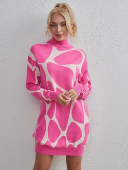 2023 Новый женский модный вязаный свитер контрастного цвета с длинным рукавом, осенне-зимнее свободное платье с круглым вырезом, модная повседневная одежда Изображение